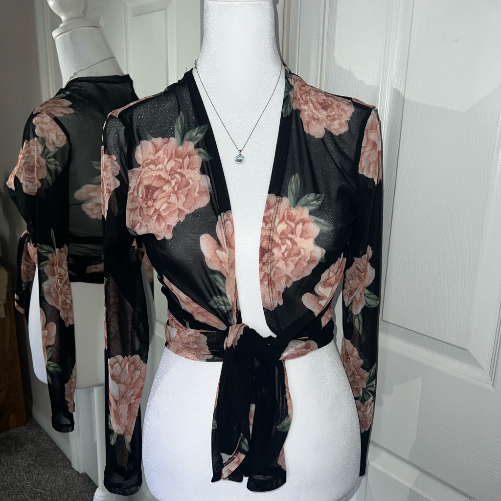 Beautiful Vintage Y2k Sheer Floral Mesh Cardigan